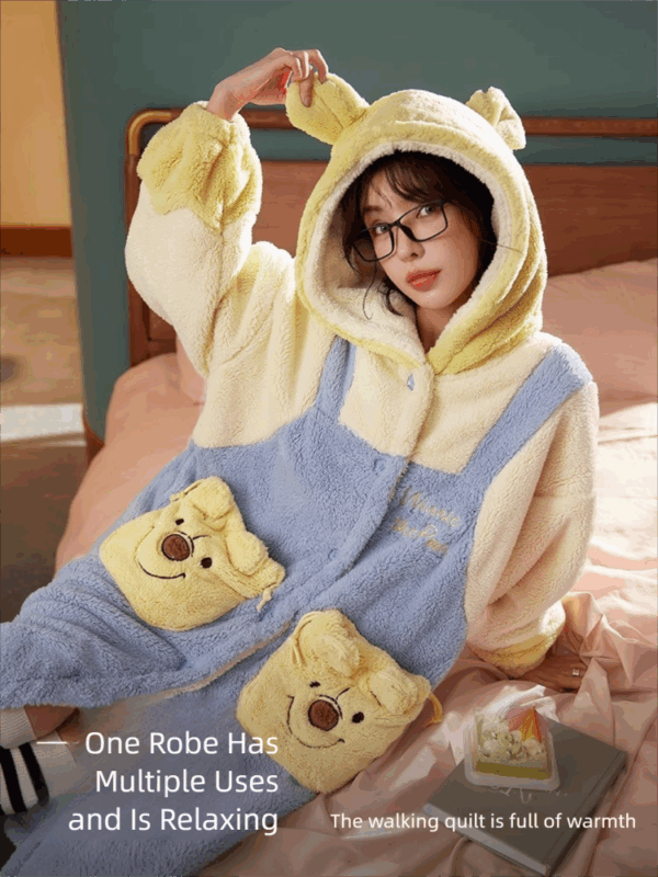 Disney Winnie the Pooh autumn and Winter pajama women's thickened warm coral fleece bathrobe home wear